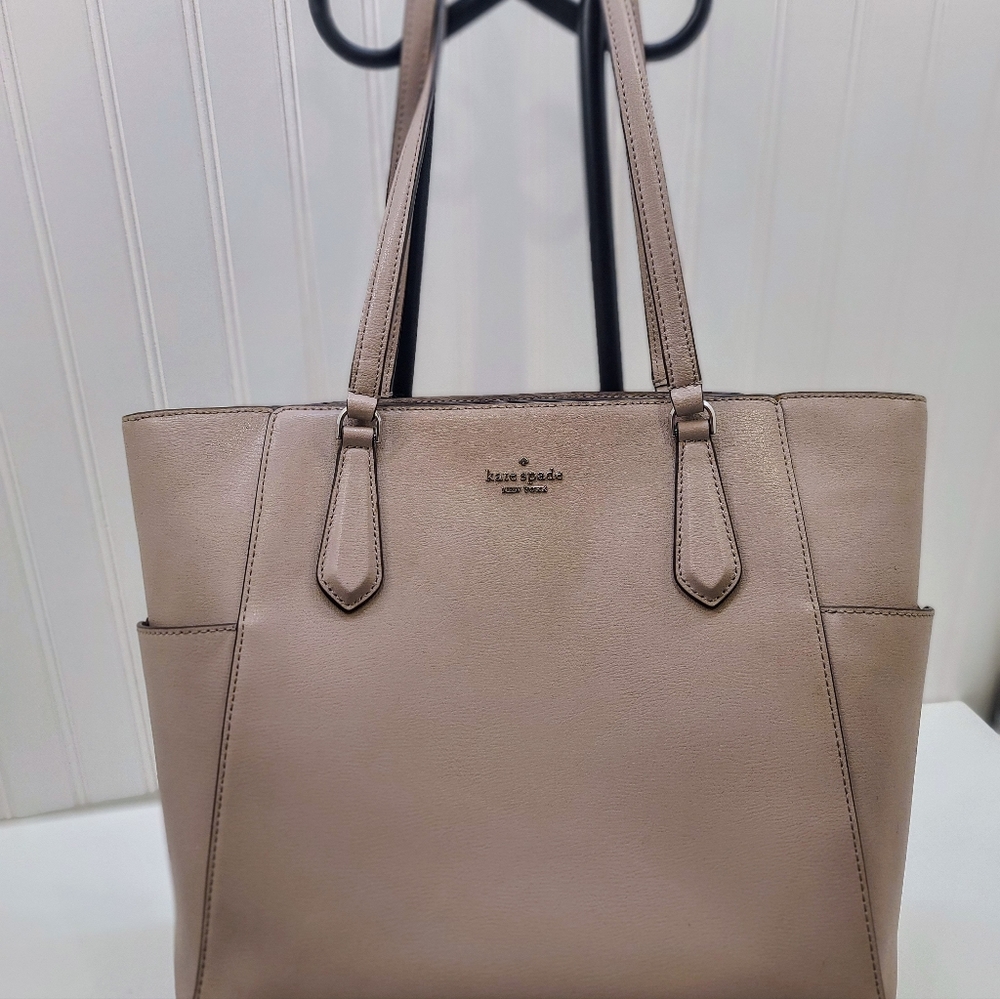 KATE SPADE NEW YORK "TIPPY" MEDIUM TOP ZIP TOTE